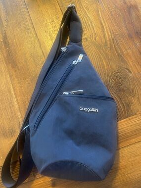 Baggallini Black Sling Crossbody Bag